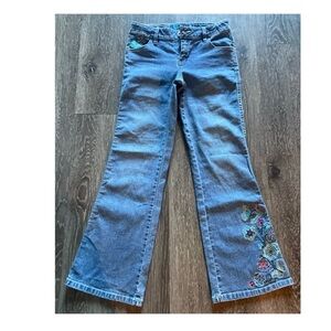 SALE🎈BEAUTIFUL SUPER CUTE BOHO SPECIAL EMBROIDERED JEANS!